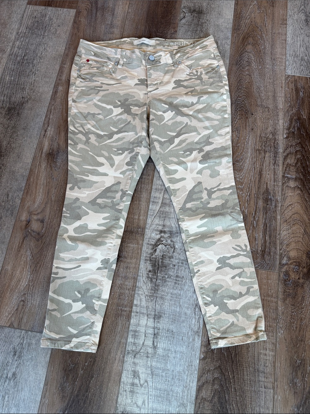 Camo Cropped Ankle Jeans - Beige & Olive